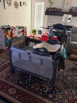 Graco Pack 'n Play with Bassinet and Changer