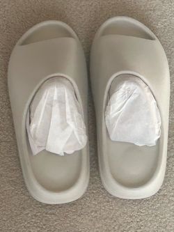 Cream yzy slides size 13