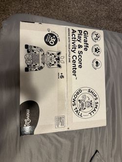 Giraffes Play & score Activity Center
