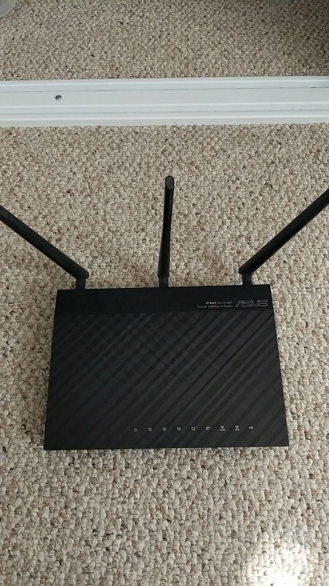 ASUS RT-N66U "Dark Knight" wireless router
