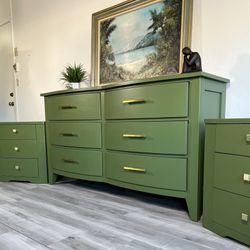 3 Piece Olive Green Dresser set 🍀