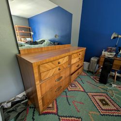 Dresser With Mirror 