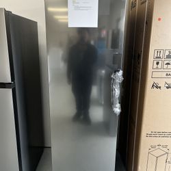 New In Box LG 11.4 Cu Ft Upright Freezer 
