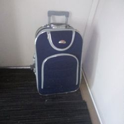 Suitcase Carry On Like New Dimension 24 By 17