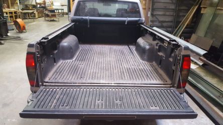 1998 to 2004 Nissan Frontier Bedliner Bed Liner