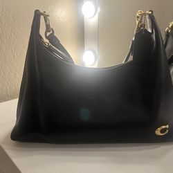Authentic Coach Black Leather Purse – Gold Hardware