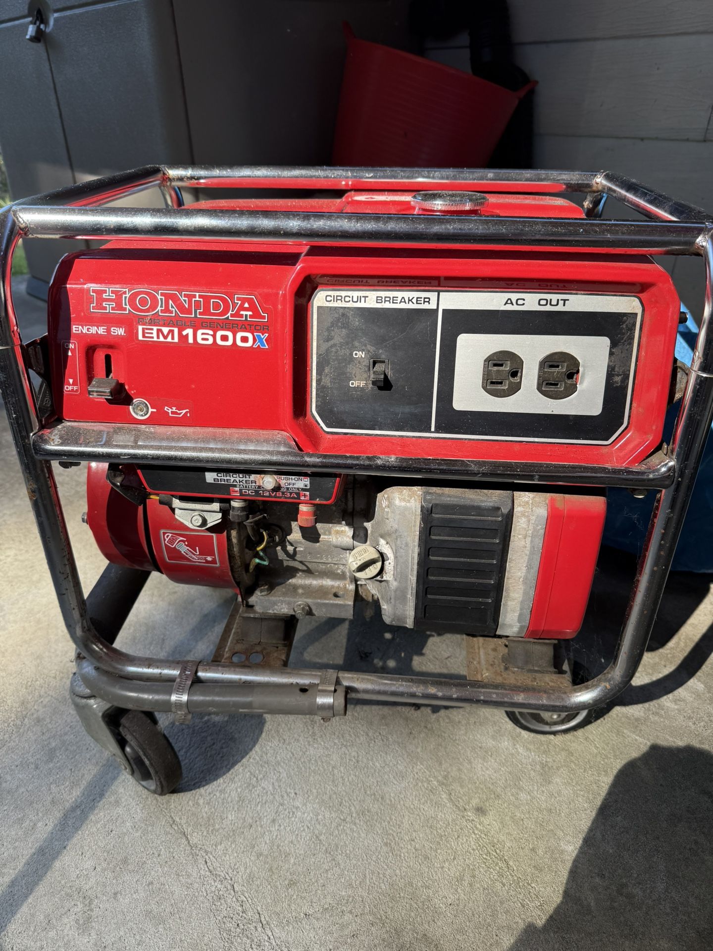Honda EM1600X Generator - Runs Great