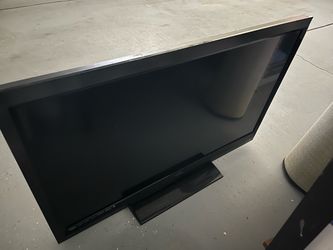 42 inch TV with Roku