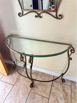 Entry table and mirror set