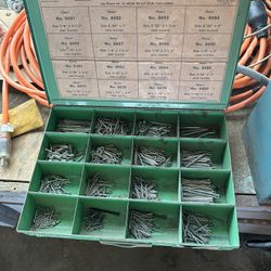 Au-ve-co "FIX-KIT" No. 6112, containing hammer-lock cotter pins. OBO