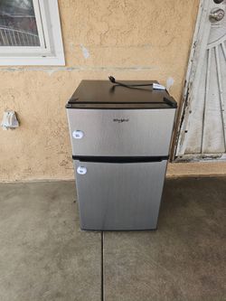 Whirlpool mini fridge