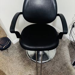 SALON CHAIR FOR SALE. 