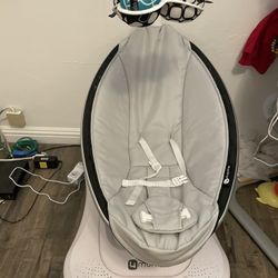 4Moms Mamaroo Swing