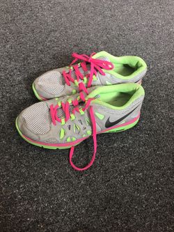 Nike Girls sneakers Size 6Y