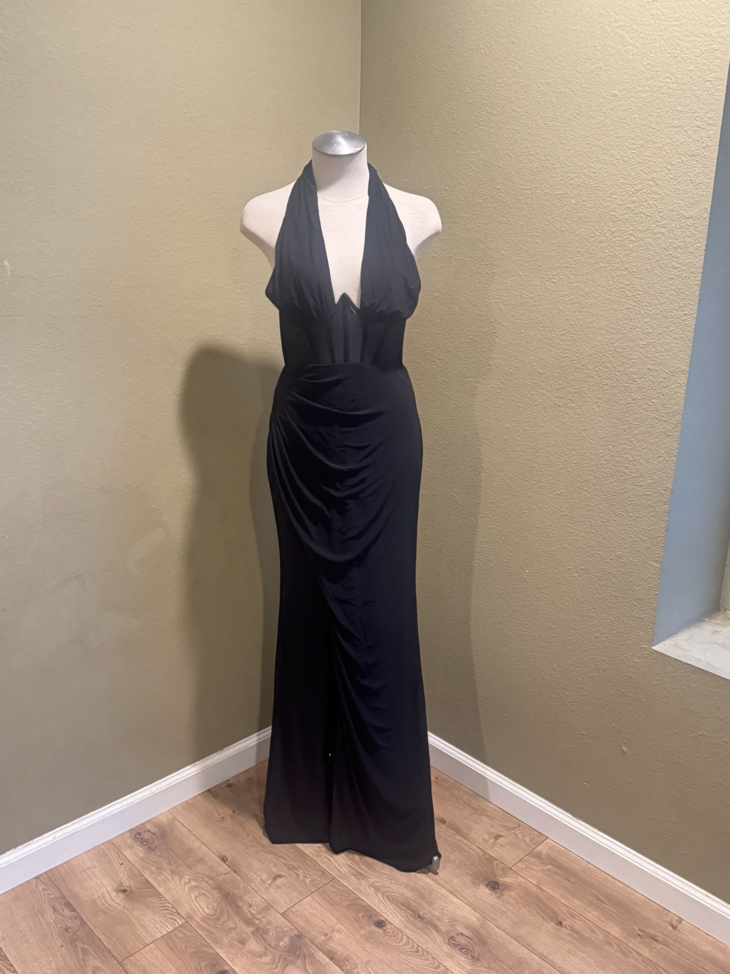 Lulu’s Women’s Dress – New Without Tags (NWOT)-M