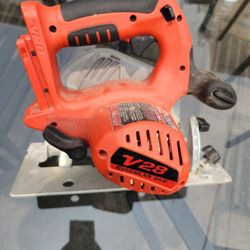 Milwaukee Circular Saw 