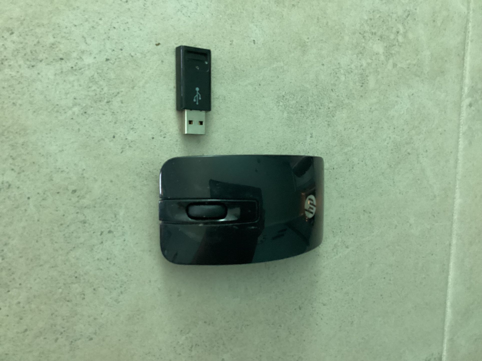 Hewlett-Packard Packard Wireless Mouse $10.00 Dell Keyboard USB wired $10.00 HK214 Keyboard $10.00 Microsoft Keyboard Only)10.00