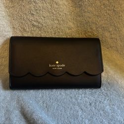 Kate Spade wallet/clutch with silver chain. 