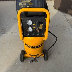 Dewalt 15g Portable Electric Air Compressor