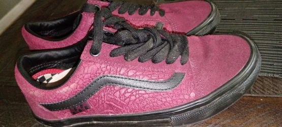 Vans Burgundy And Black 