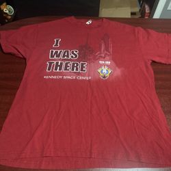 Kennedy Space Center Discovery STS 135 Mission “I Was There” T– LG