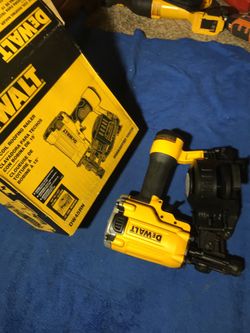 Brand new Dewalt Roofing Coil Nailer in Box 💥💥💥💥☀️☀️👍🏽👍🏽. Only 90 tomorrow (Sun) Only ⌛️⌛️💸💸💸👌🏽