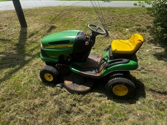John Deere LA115 Mower