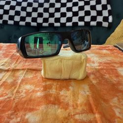 2 Sets of USED Oakley Sunglasses (men’s)