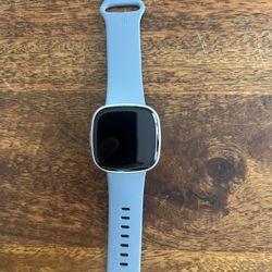 Fitbit versa 4 