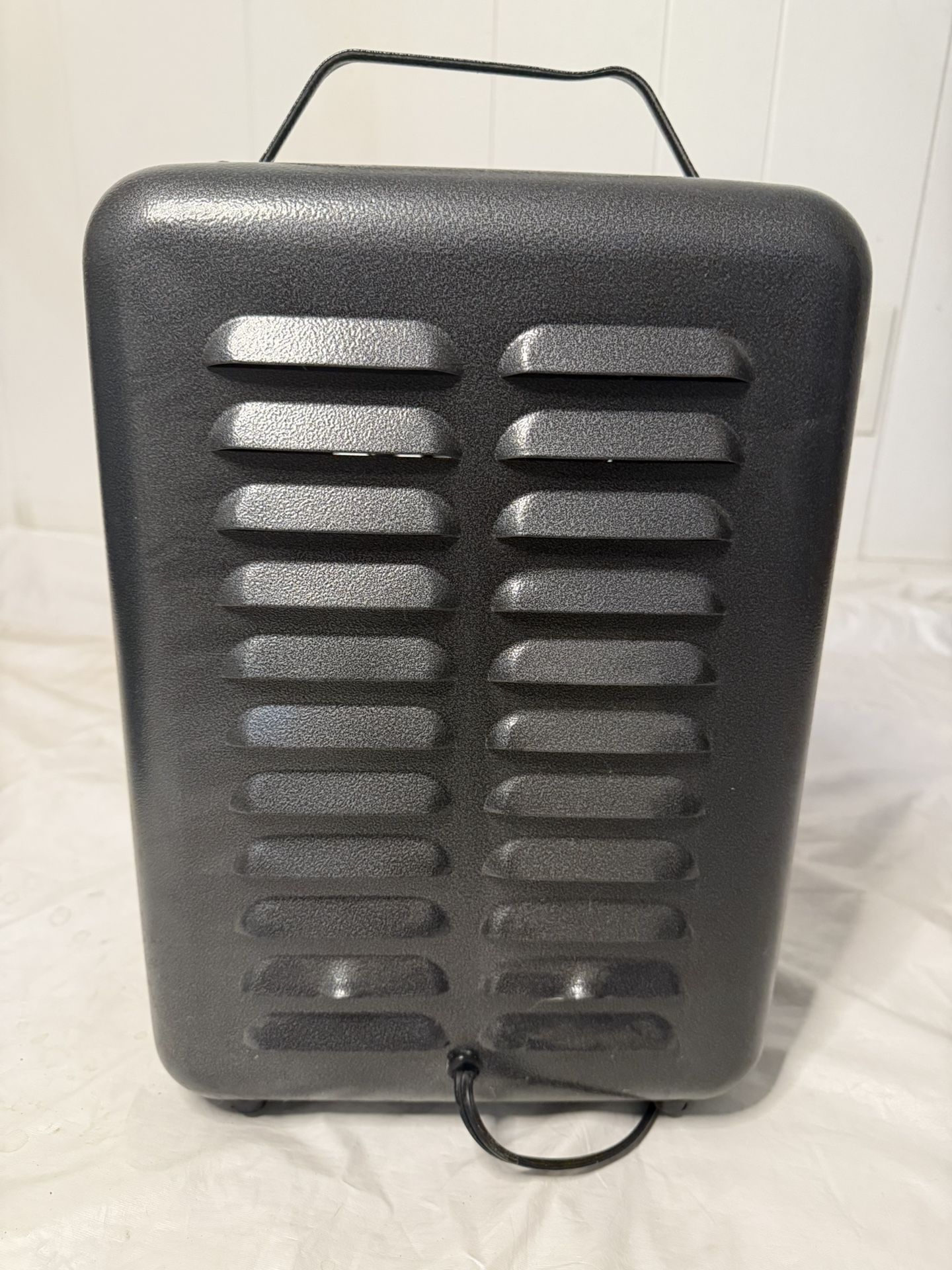 Ceramic Space Heater – Works Great