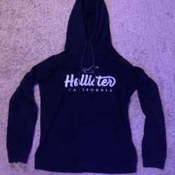 Holister hoodie size M