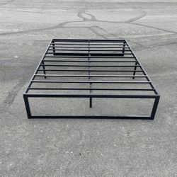 *Free Delivery* Queen Size Metal Bed Frame 