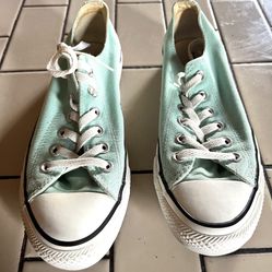 Stylish Converse Teal Mens Size 7 - Like New