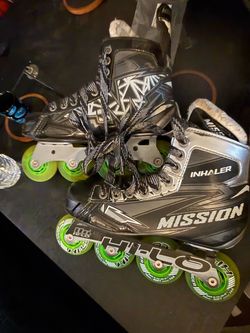 pair of Mission Inhaler NLS04 hockey skates/ rollerblades + free helmet