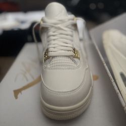 Jordan 4 Metallic Gold