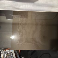 27” inch 16:9 screen for monitor in excellent condition