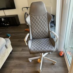 rolling chair