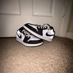 Nike Air Jordan 1 Low GS AJ1 Panda Toe Kids Youth size 5 1/2