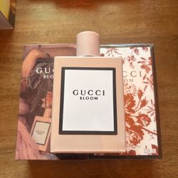 Gucci *Bloom* perfume 💫