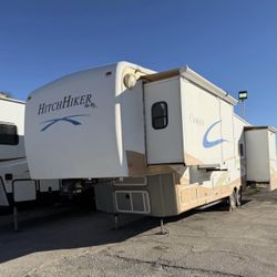 2009 Nuwa Hitchhiker Champagne Fifth Wheel/ Rv/ Travel Trailer 