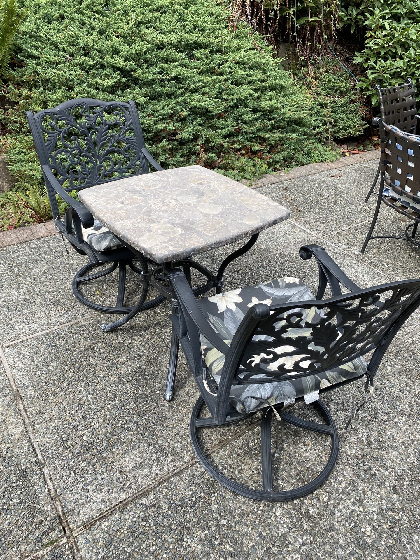 Outdoor Patio Chairs, Stools and Table for Sale in Issaquah, WA OfferUp