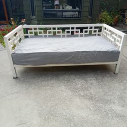  Day Bed