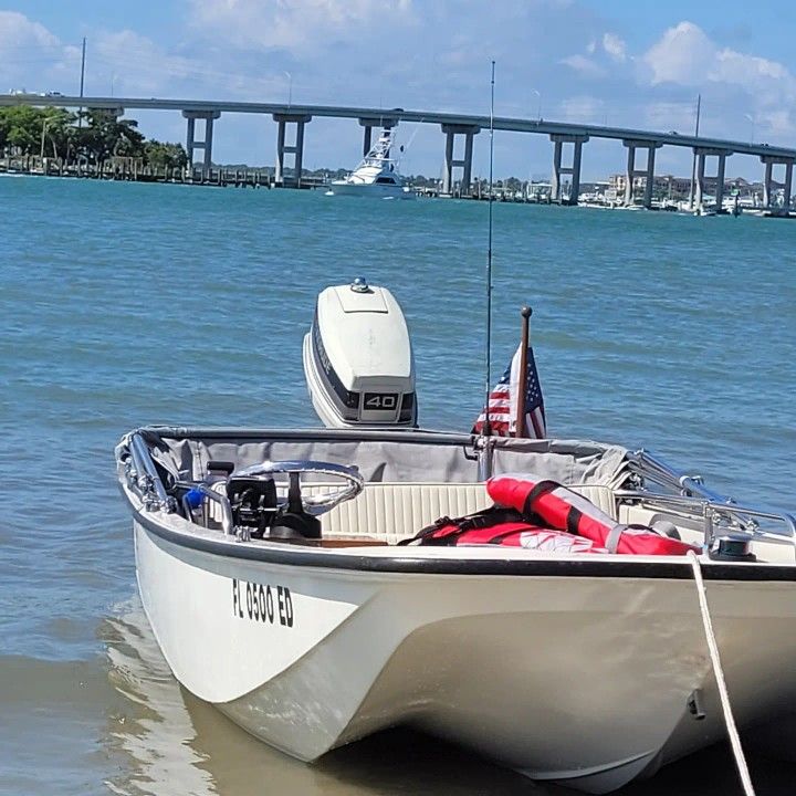 13' Boston Whaler Sport