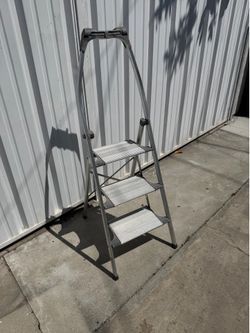 Hailo TopLine 3 Step Aluminum Ladder