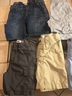 Boys size 5 shorts ( fit more like 4)