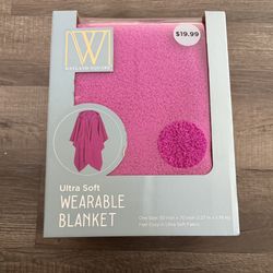 Wayland Square Wearable Blanket BRAND NEW!!