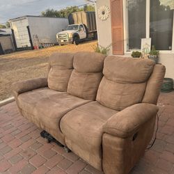Recallable Couch