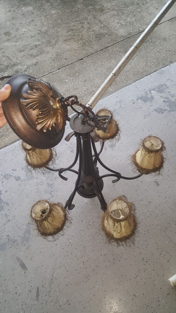 5 Shaded classic tradicional chandelier very beautiful piece just didn't fit in my place