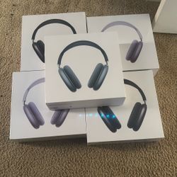 AirPods Maxes 