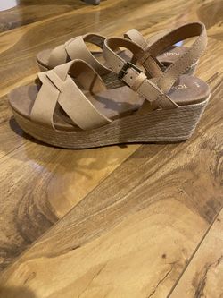 Toms Wedge Sandals Woman’s 9.5